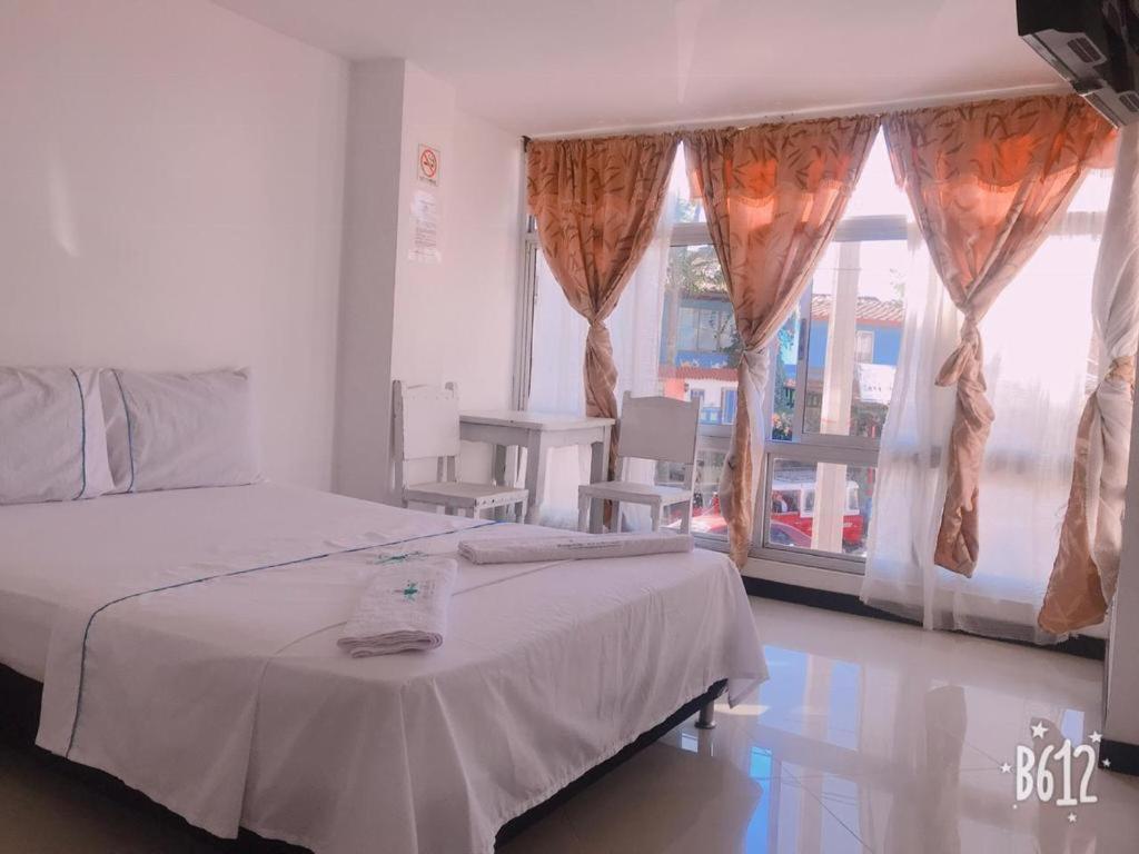 Hospedaje 3 Esquinas กัวตาเป ภายนอก รูปภาพ
