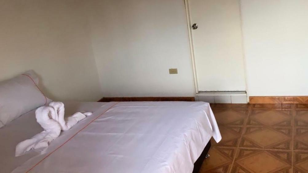Hospedaje 3 Esquinas กัวตาเป ภายนอก รูปภาพ